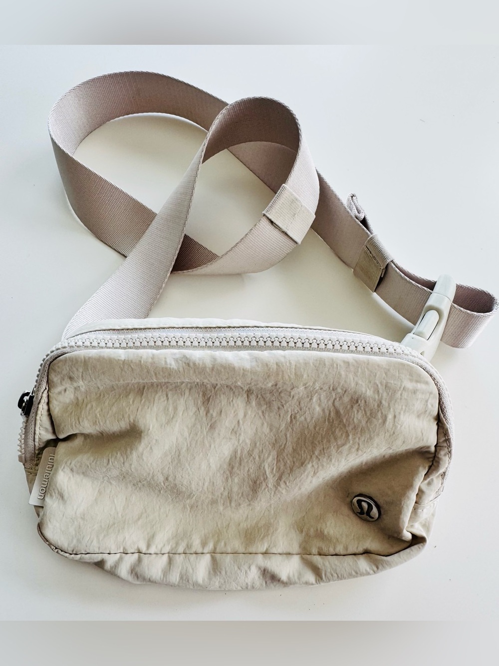 Lululemon Everywhere Belt Bag O/S White Opal 1L